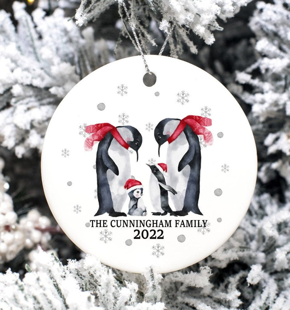 PERSONALISED FAMILY CHRISTMAS Penguin Bauble Family Christmas Tree Ornament, Christmas Tree Decoration for Family, Family Christmas Portrait